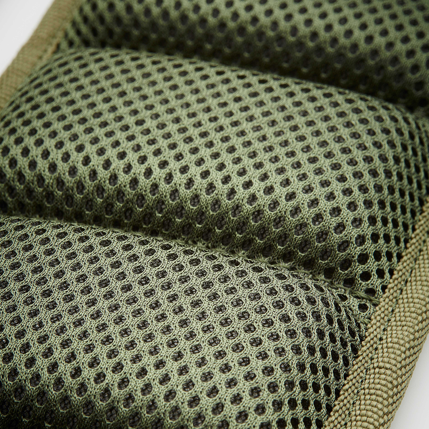 Trakker Padded Shoulder Strap Close Up 1